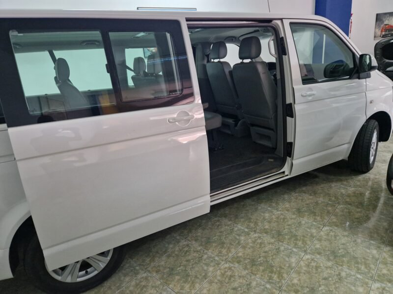 VOLKSWAGEN CARAVELLE 4 MOTION 9 PLAZAS