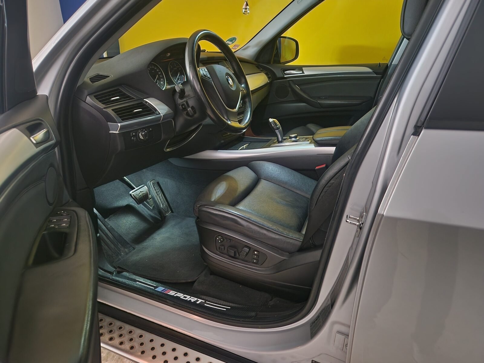 B.M.W X5 suv