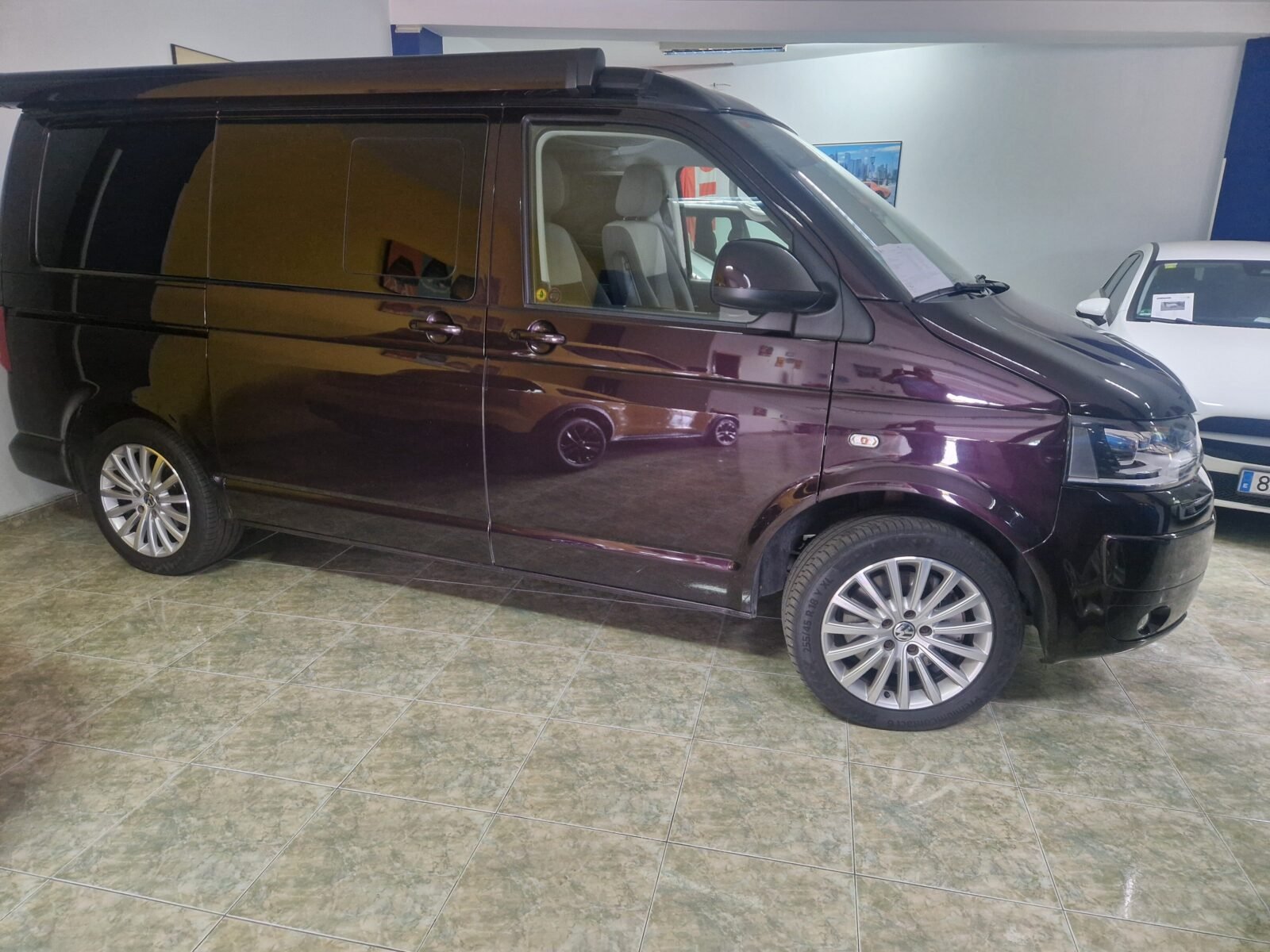 VOLKSWAGEN CALIFORNIA BEACH